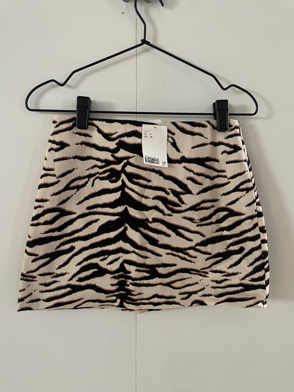 H&M Zebra Print Skirt Size 4 NWT
